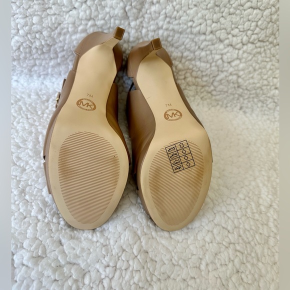 NEW Michael Kors platform, size 7 - Picture 7 of 7